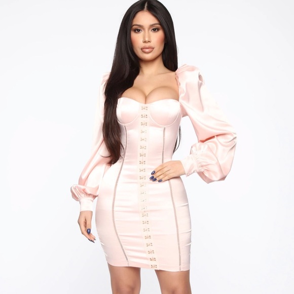 Blush pink fashion nova corset dress - Picture 2 of 4